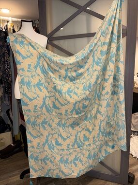 Light Blue & Cream Tropical Print Sarong / Cover-Up